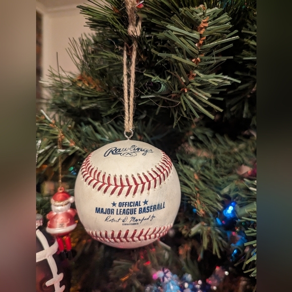 MLB Official Used Ball Christmas Ornament - Picture 1 of 5